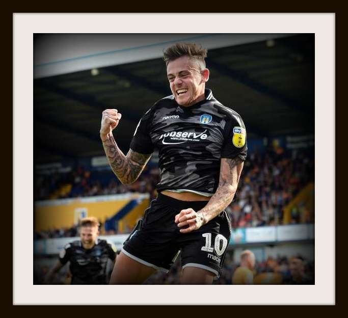 Sammie Szmodics, Colchester United, Camouflage, Kit