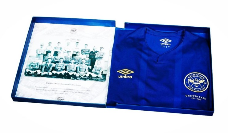 Brentford, Griffin Park, London, Umbro 